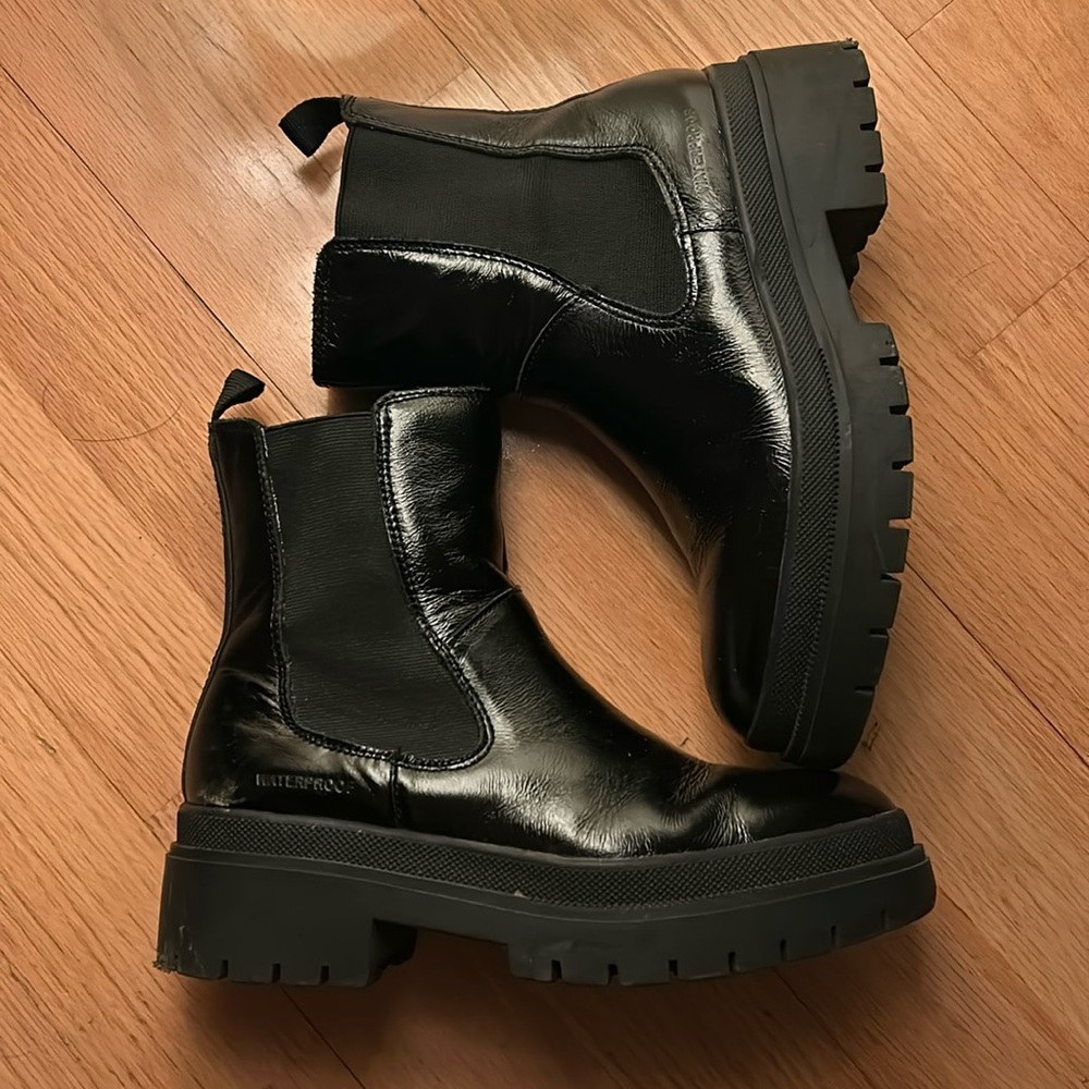 Combat boots - Women’s 8
